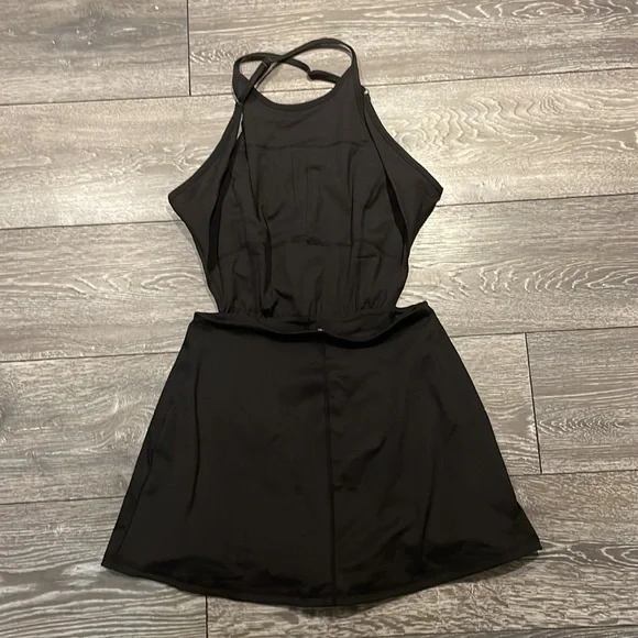 Garage athletic dress - Picture 3 of 3